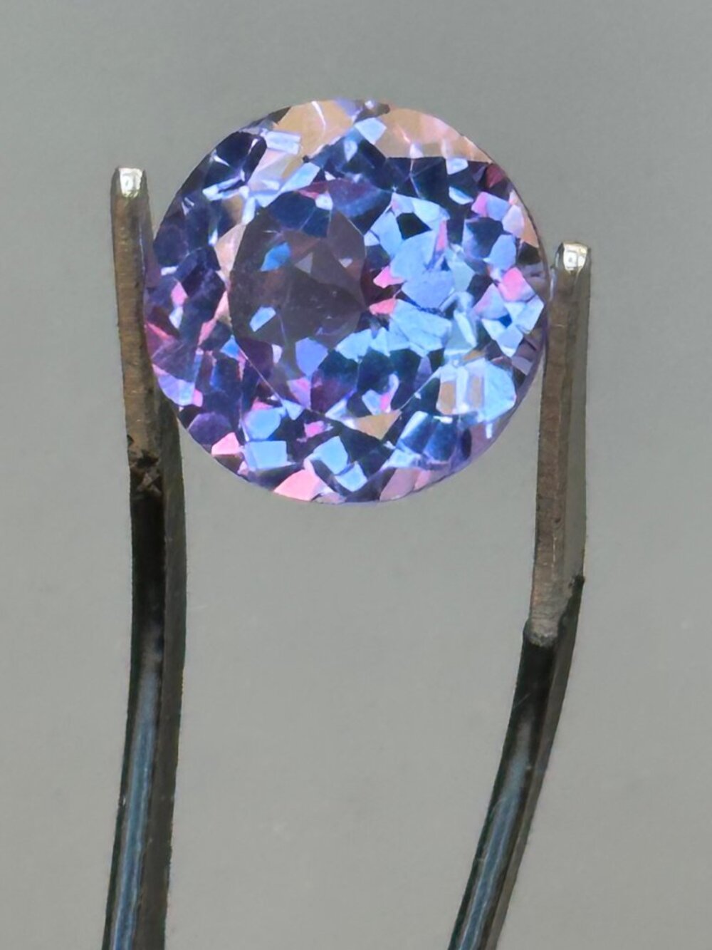 DAZZLING Certified Color Changing Sapphire
